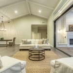 Two Hawks 4461 N Launfal