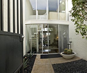 4652 N 40th Street Entrance