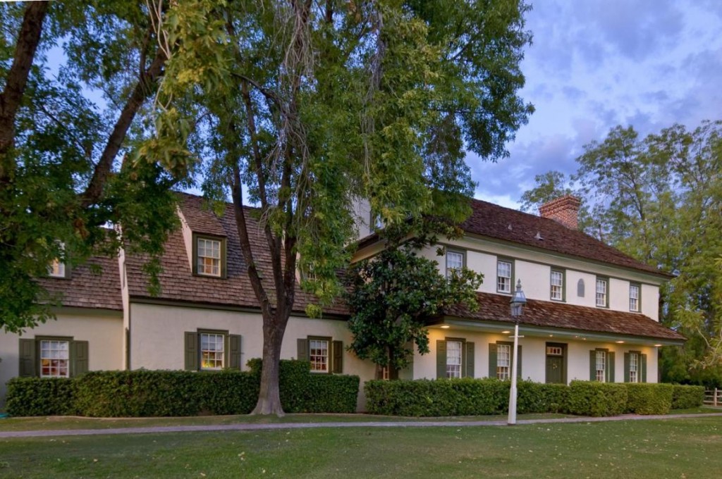 Nordon Manor Home in Phoenix Arcadia