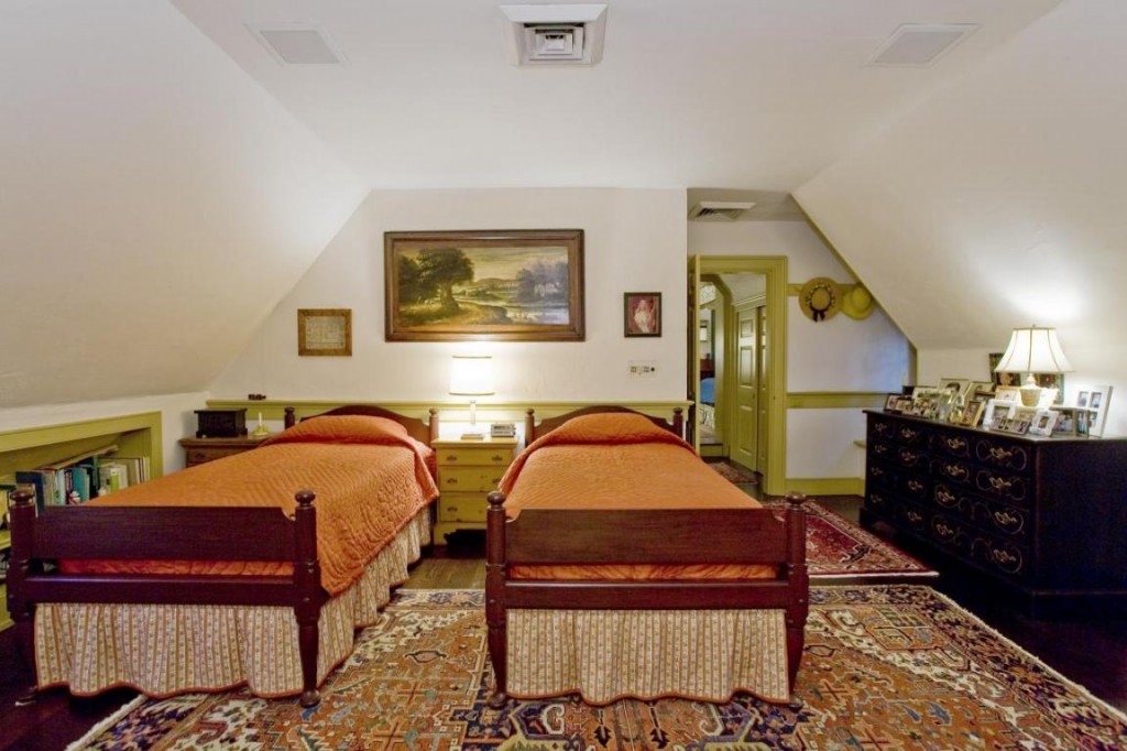 Nordon Manor guest room Phoenix Arcadia